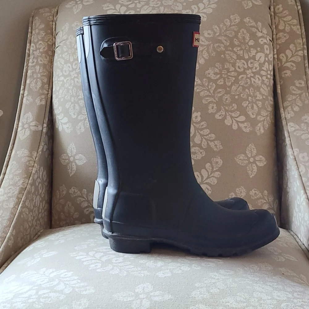 Hunter Kids Black Rain Boots with Red Logo